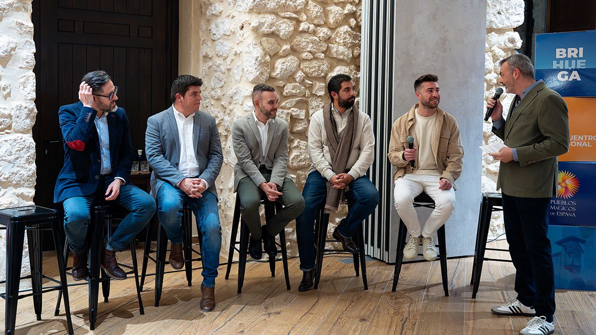 Momento del debate en el V Encuentro Nacional de Pueblos Mágicos de España celebrado en Brihuega