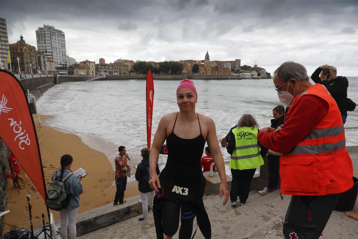 En imágenes: Travesía a nado por el día de San Pedro en Gijón En imágenes: Travesía a nado por el día de San Pedro en Gijón