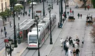 Estudian un tranvibús de Santa Justa al centro y peatonalizar de Gavidia a las Setas