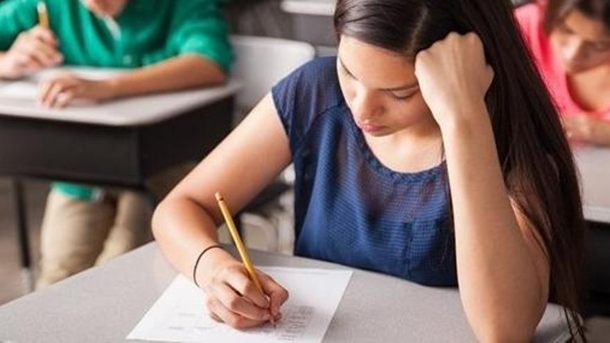 El estrés puede perjudicar a los jóvenes a la hora de realizar un examen