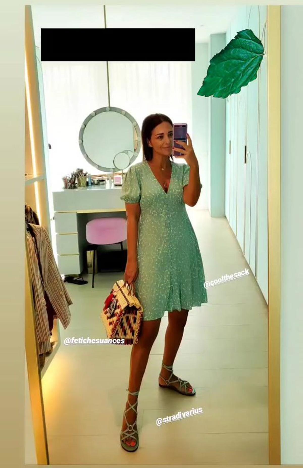 Paula Echevarría, con sandalias verdes de Stradivarius