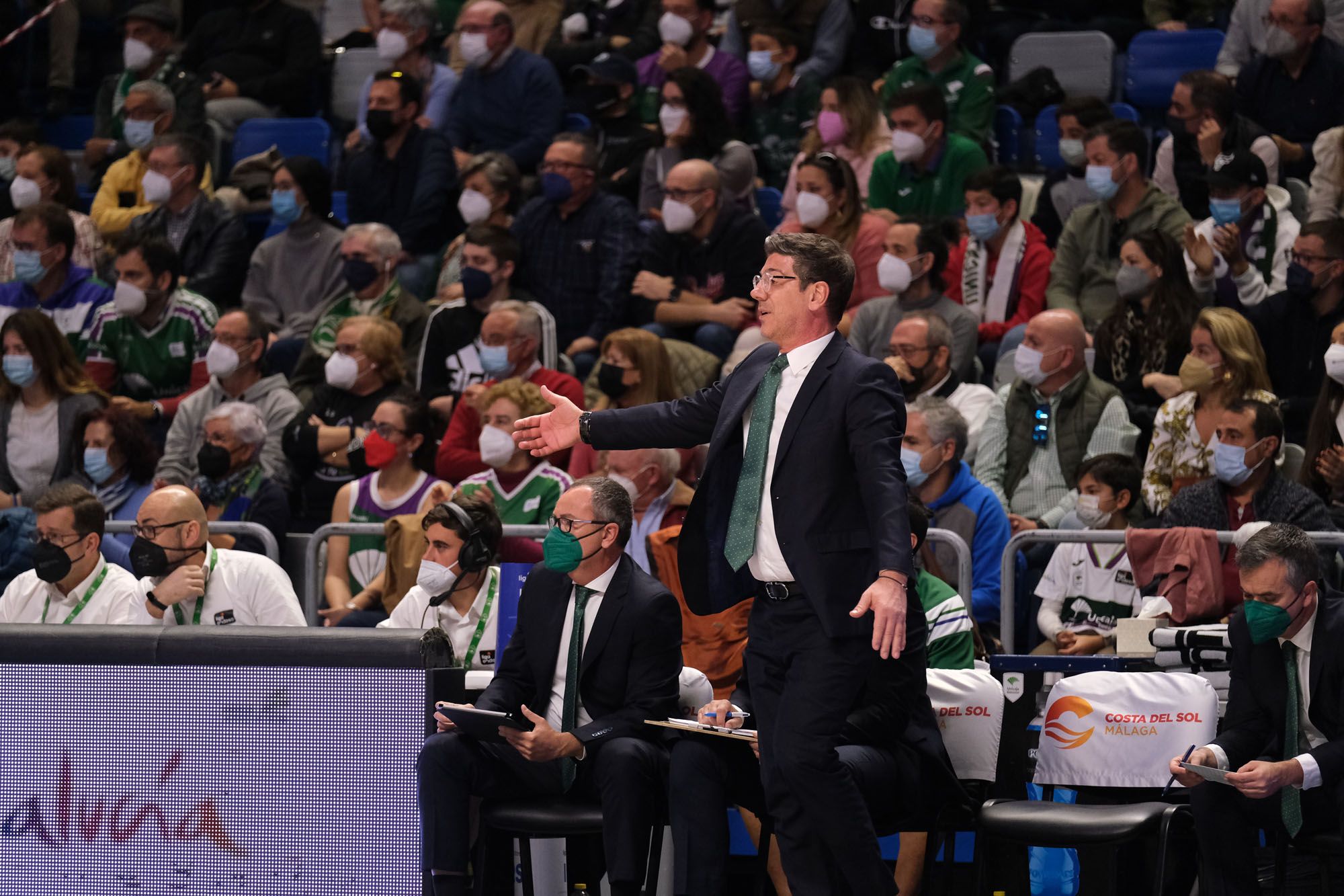 Las imágenes del Unicaja - Valencia Basket de la Liga Endesa.