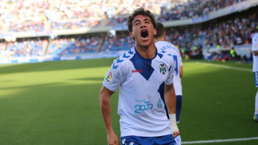 Luis Milla celebrando un gol del CD Tenerife.