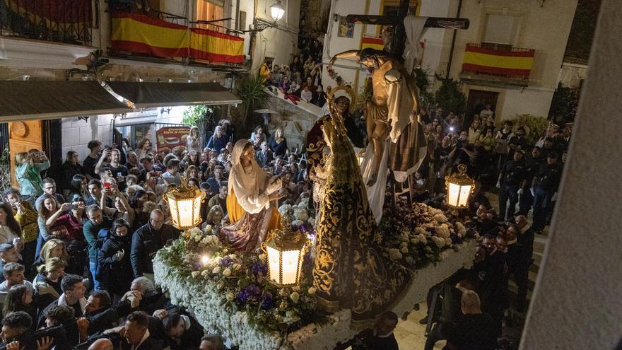 El público corona a Santa Cruz en el Miércoles Santo de Alicante