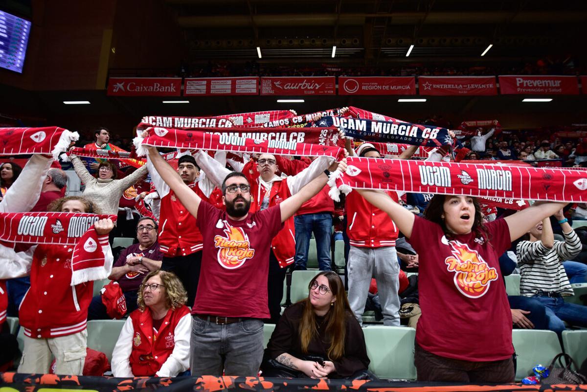 El Roig Arena espera la presencia de unos 400 aficionados del UCAM Murcia.