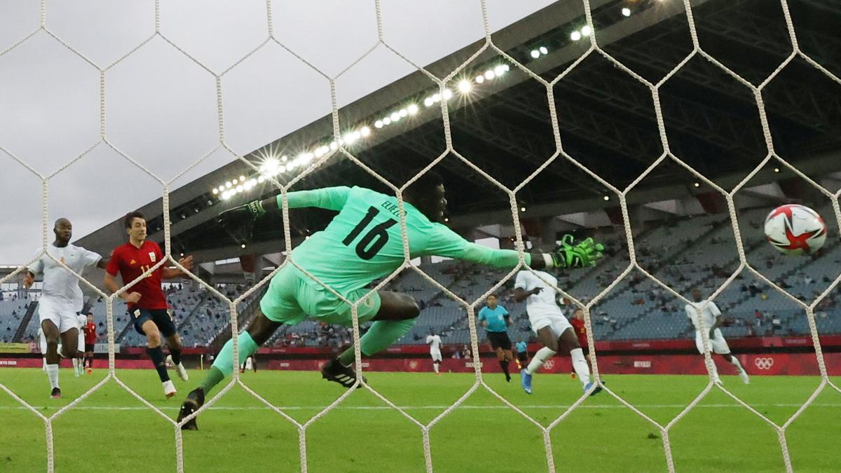 Imagen de un gol de Mikel Oyarzabal ante Costa de Marfil.