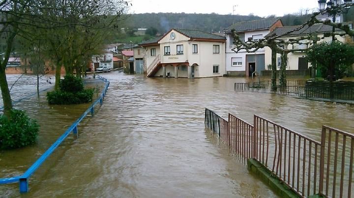 El río Aliste se desborda