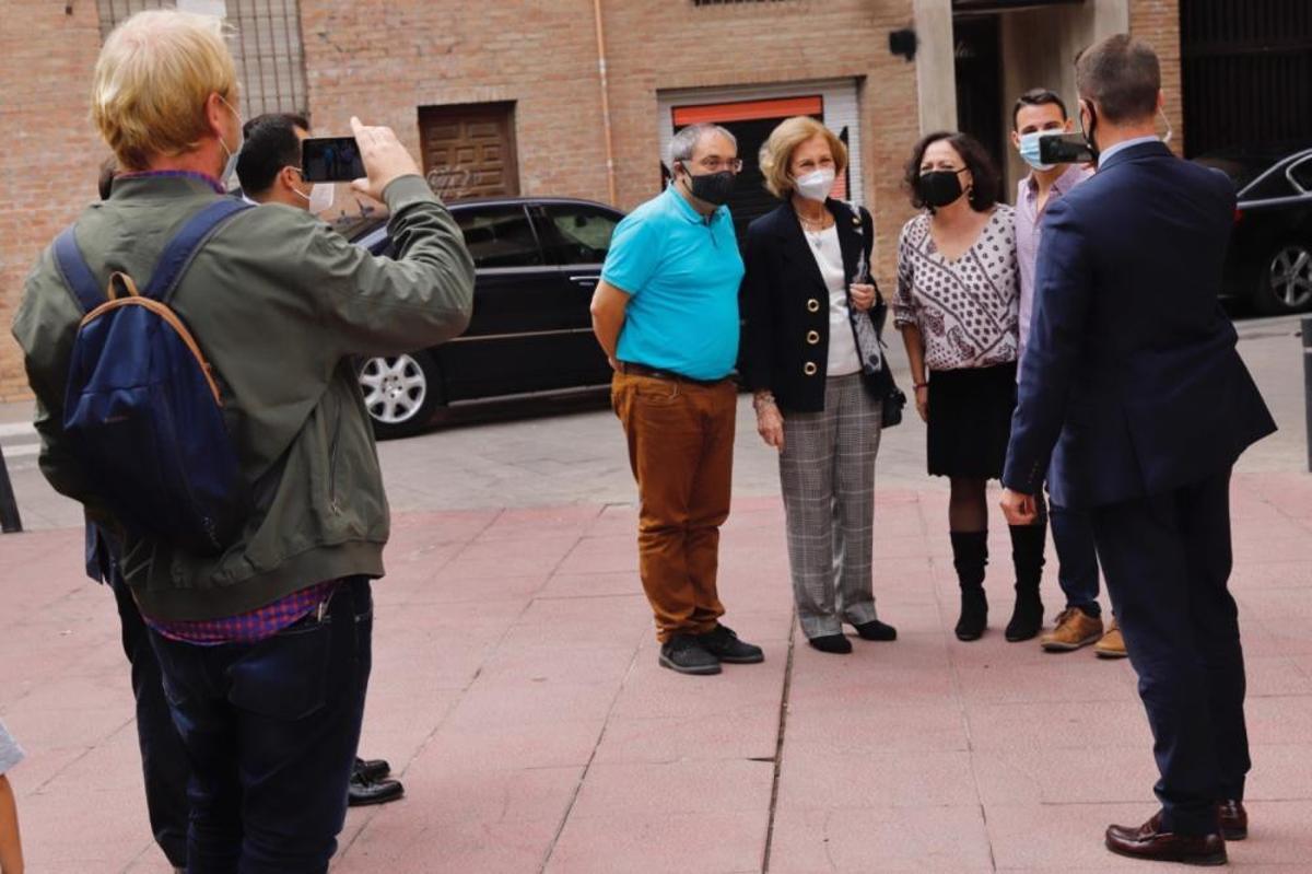 Doña Sofía, interesada en la gastronomía murciana, vista el restaurante El Amarre