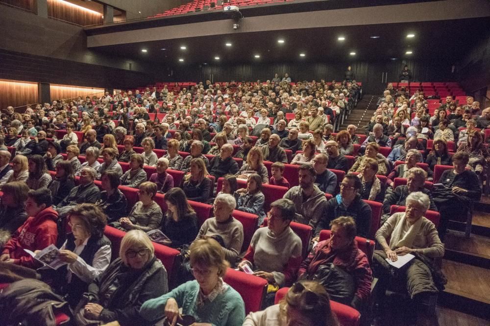 Canta Gran porta a escena 300 cantaires de corals de gent gran