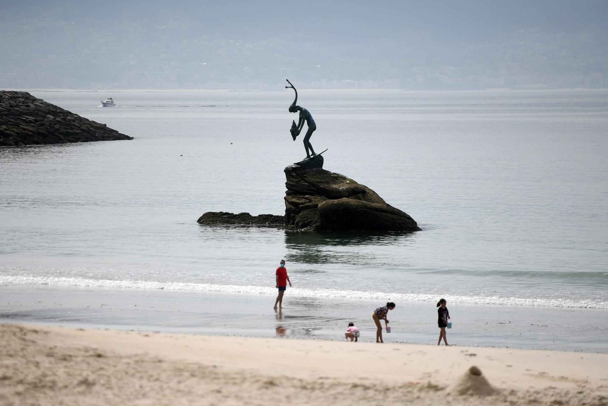 Caminando por el Lérez: las mareas vivas destapan el lecho del río