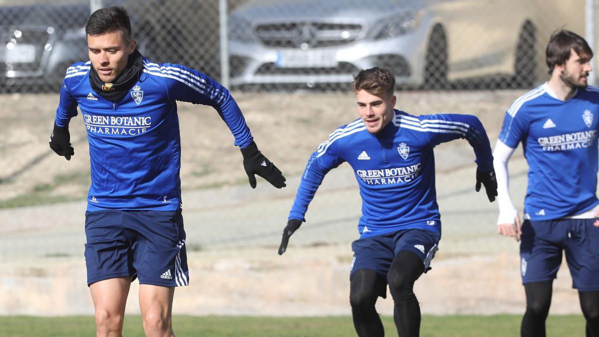 Narváez, Chavarría y Eugeni, en un entrenamiento del Real Zaragoza.