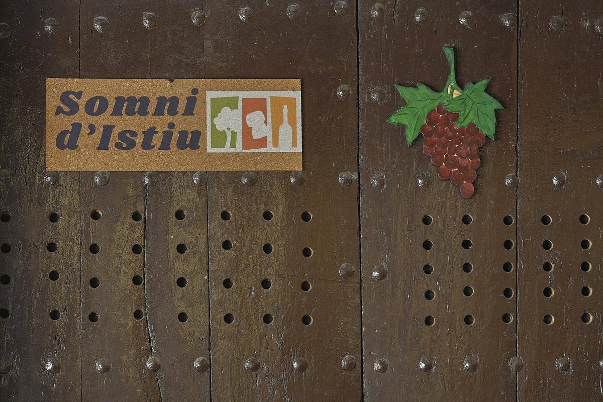 Entrada al celler Somndi d'istiu.