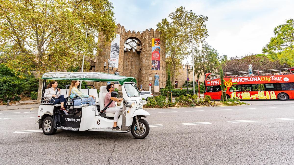 Vehículo de EcoTukTuk, de 'tour' por Barcelona