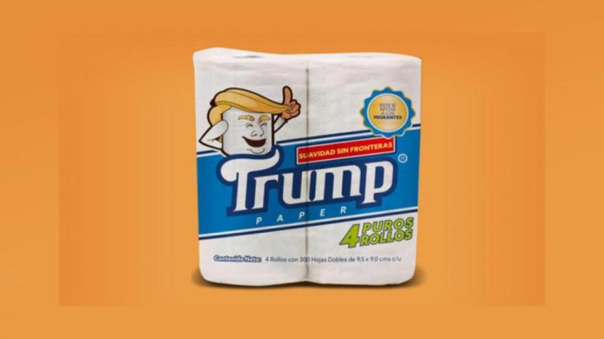 Un mexicano lanza el papel higiénico Trump