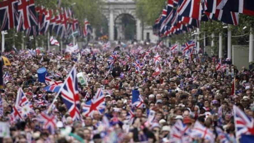 Isabel II se da un baño de multitudes para cerrar el Jubileo