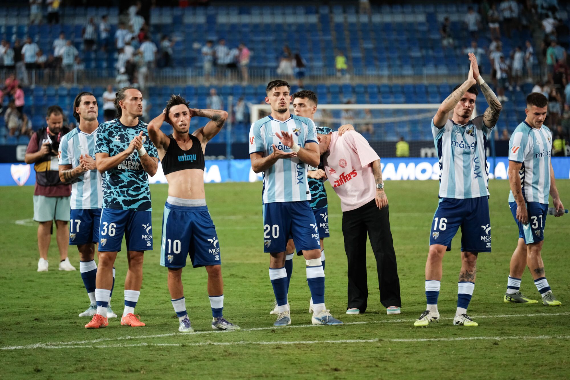 Imágenes del partido Málaga - Cádiz de LaLiga Hypermotion en La Rosaleda