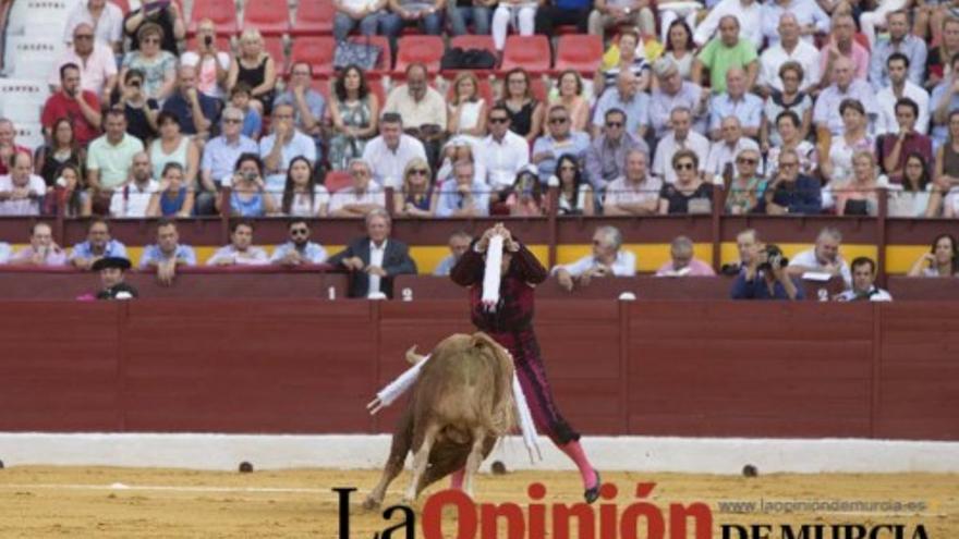 Segunda corrida de Feria: Enrique Ponce, Manzanares y Cayetano