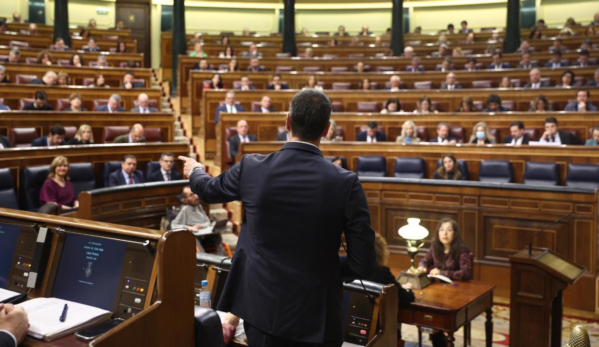 Pedro Sánchez responde a la oposición en el Congreso