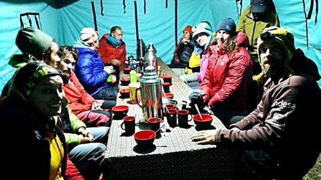 La expedición al Saipal se topa con el mal tiempo