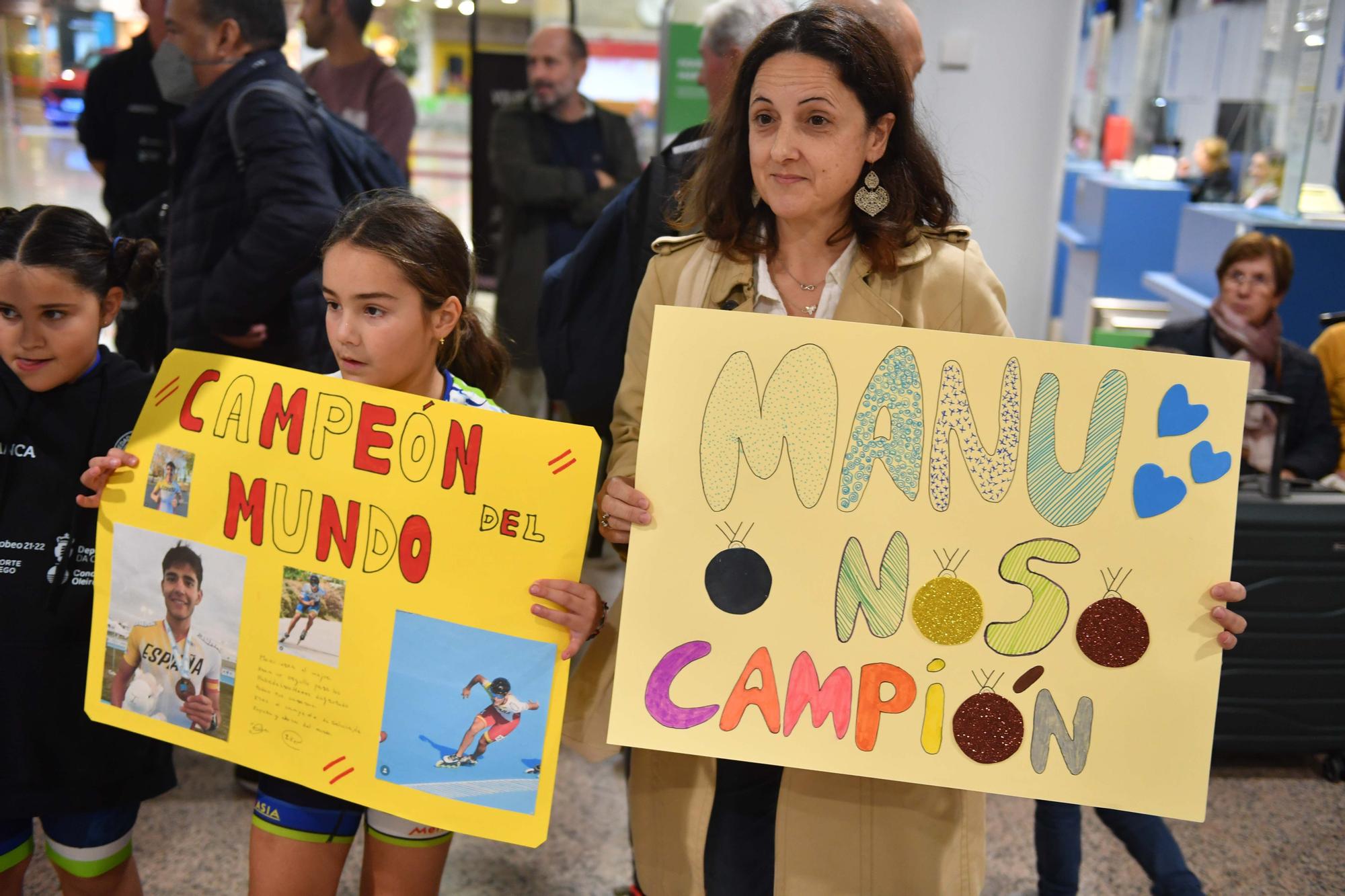 Recibimiento en A Coruña al patinador Manu Taibo con sus medallas