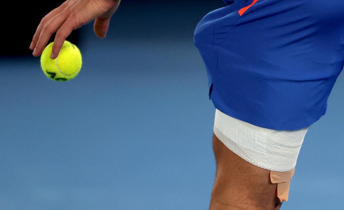 Australian Open - Day 8. Imagen del vendaje de Djokovic durante su partido en Melbourne