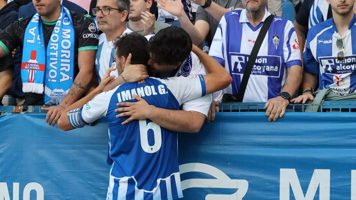 El Alcoyano consuma el desastre y desciende a Segunda RFEF