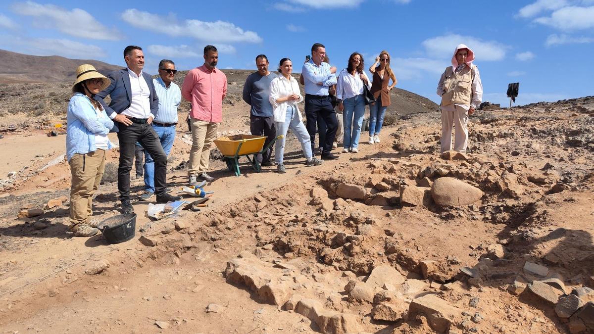 Investigación arqueológica en el yacimiento de San Marcial del Rubicón, en el municipio de Yaiza