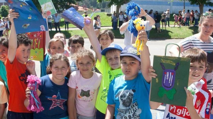 Fin de curso para renovar la biblioteca de La Vallina