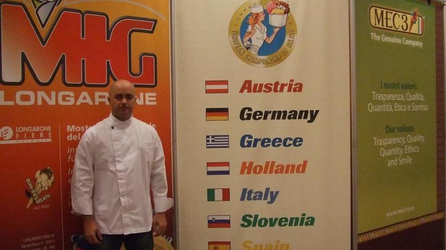 Una foto de archivo de José Antonio Romero cuando fue galardonado en el European Champioship of gelato.