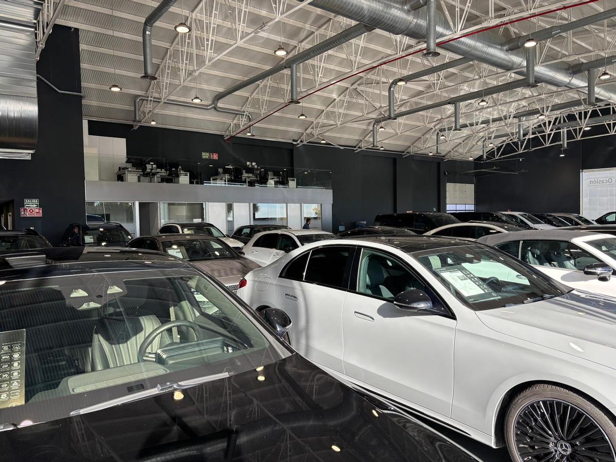 Exposición de vehículos de ocasión de Mercedes-Benz Valdisa.