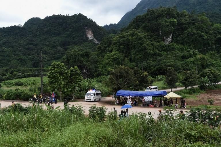 Rescatados todos los 12 niños y el monitor que quedaron atrapados en una cueva de Tailandia