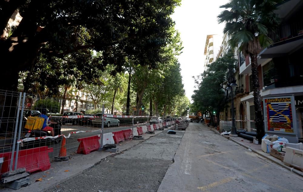 La Gran Vía Marqués del Turia, levantada por obras.