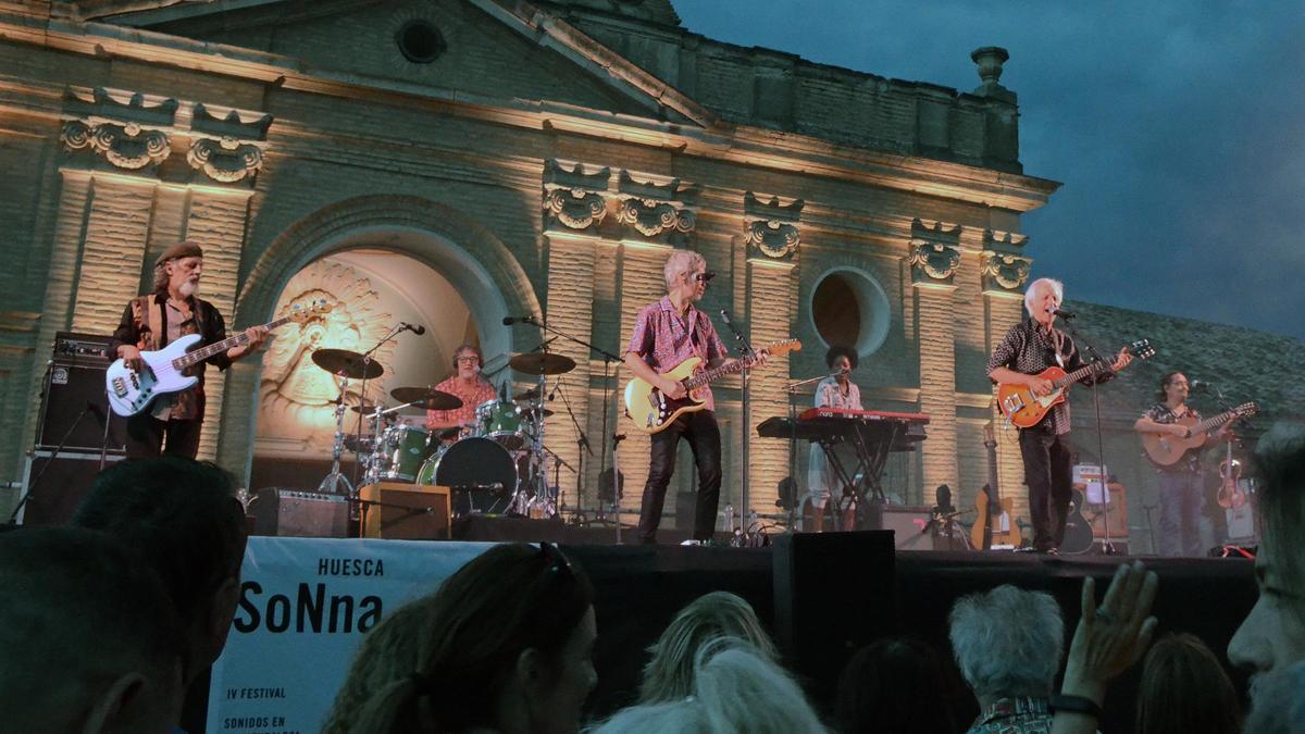 Ariel Rot y Kiko Veneno en el concierto de la Cartuja de las Fuentes de Sariñena.