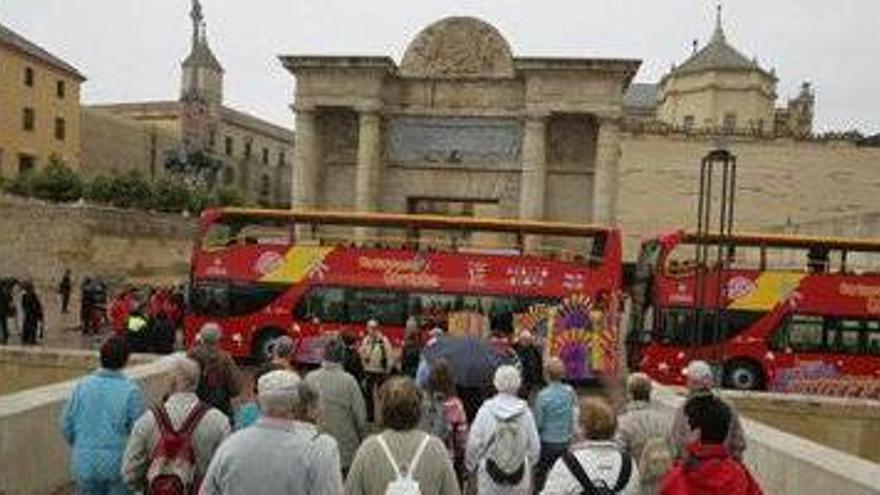 Córdoba inaugura un tour panorámico en autobús