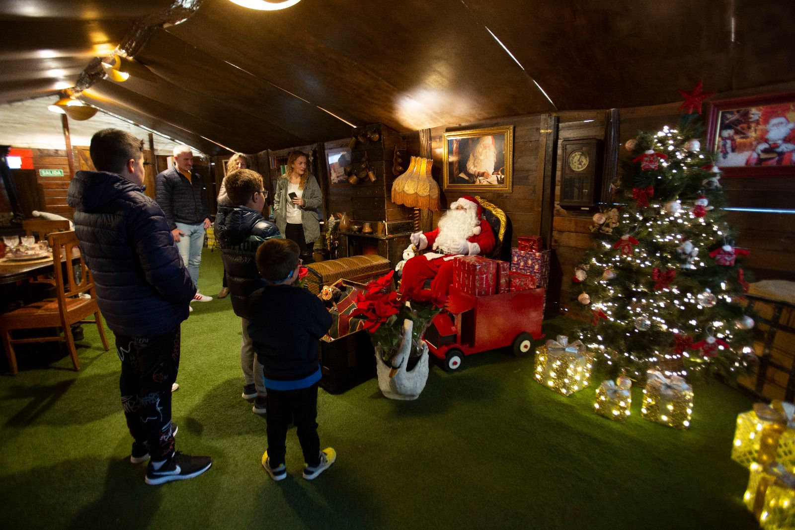 La Casa de Papá Noel recibe a los primeros niños