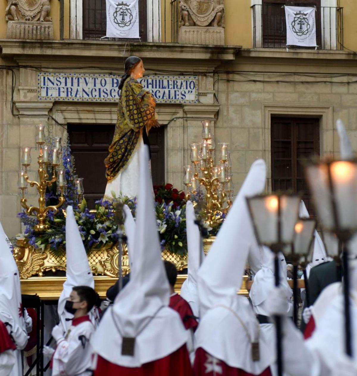Nazarenos del Cristo del Perdón.