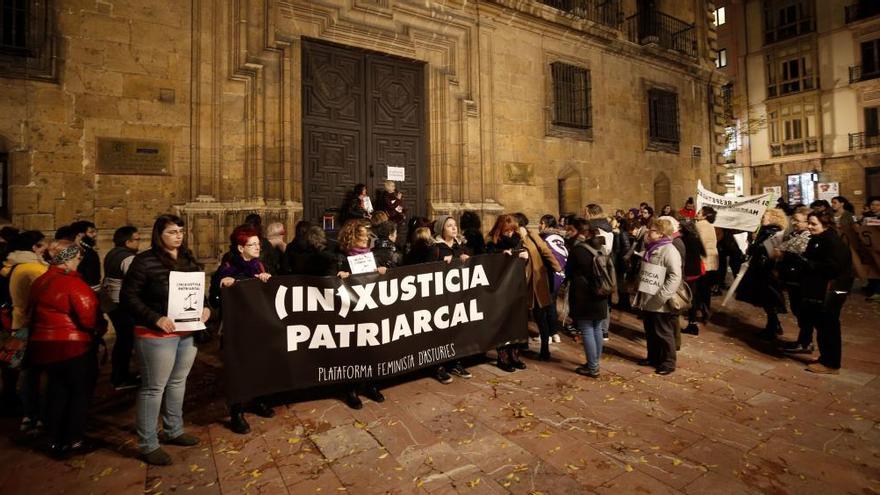Concentración contra la sentencia de &quot;La Manada&quot;, en Oviedo, el pasado noviembre.