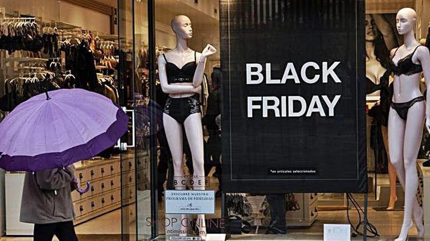 Anúncio de promoção Black Friday em loja de moda íntima em