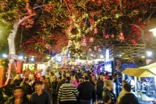 La feria 'Beefeater Xmas Market' trae la Navidad londinense a Las Palmas de Gran Canaria con un tributo a Queen