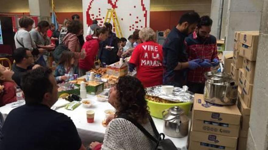 Un moment de la jornada solidària a l&#039;Hospici d&#039;Olot.