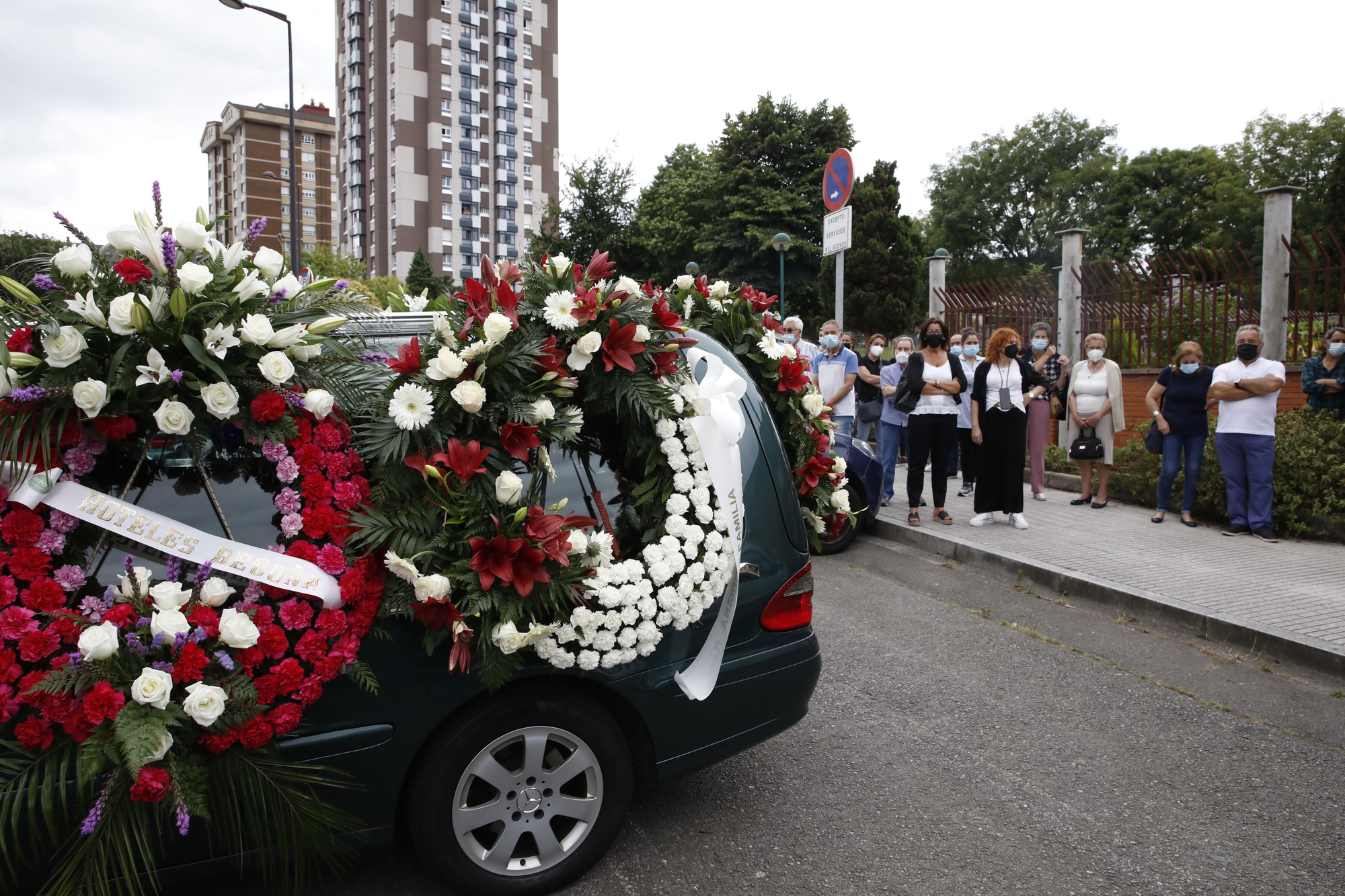 Una pasarela de guardias civiles despide a Eladio Currás, el compañero jubilado fallecido en un incendio en Gijón