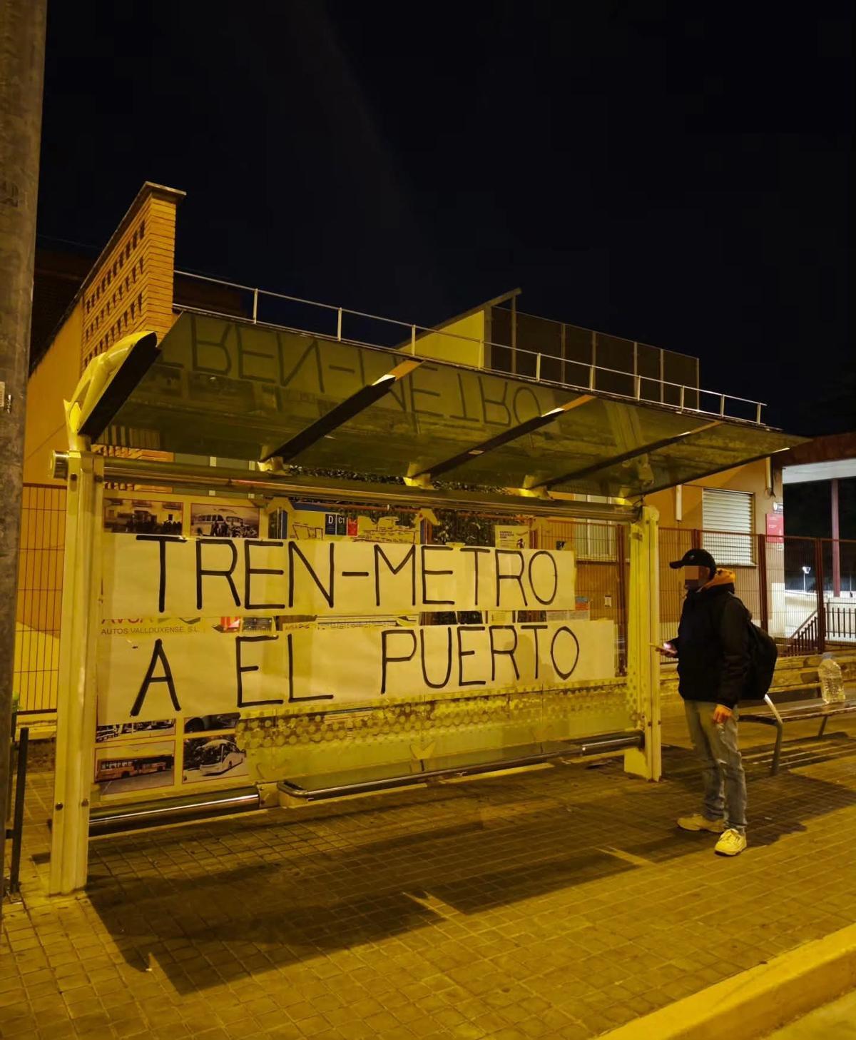Uno de los carteles de protesta.