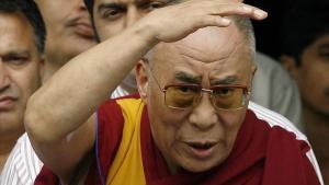 zentauroepp8911561 tibetan spiritual leader dalai lama gestures as he leaves li190628123951