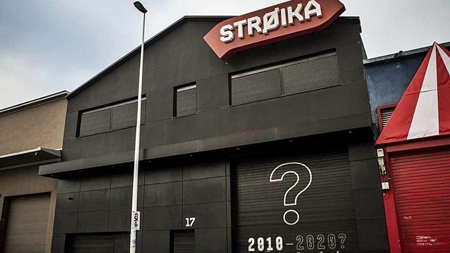 La façana de Stroika, &#039;modificada&#039; digitalment en adhesió, ahir, a la campanya de denúncia «L&#039;últim concert»