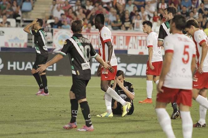 El Córdoba CF arranca un punto en Almería