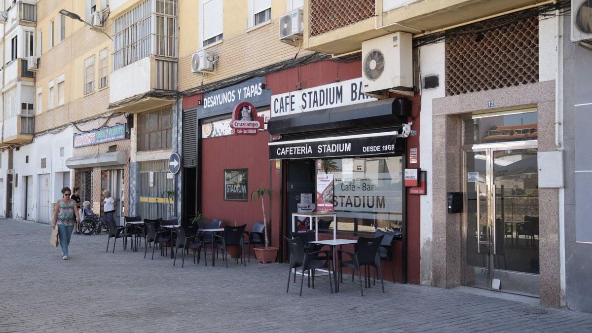 Bar de la calle Stadium donde fue localizado el ladrón.