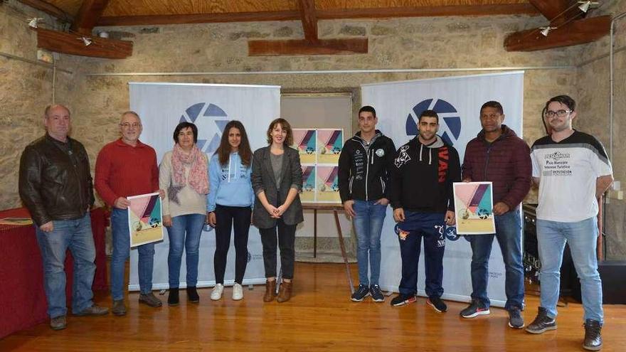 Los nominados junto a Marga Caldas en la presentación de la gala. // Gustavo Santos