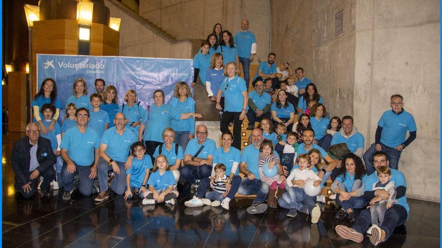 Más de 200 voluntarios de CaixaBank y sus familias comparten una jornada solidaria con 1.000 personas en situación de vulnerabilidad