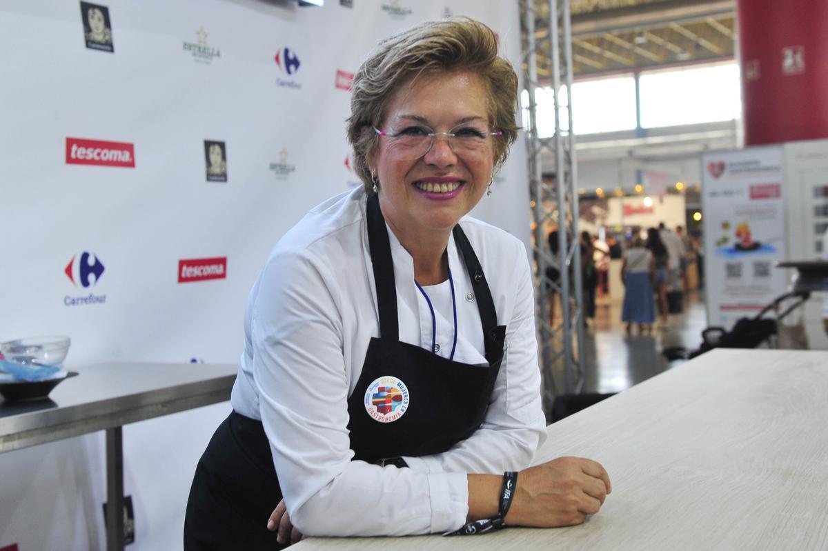 Mari Carmen Vélez, propietaria del restaurante 'La Sirena' en Petrer , participará en el menú de la Gala de los Soles Repsol 2023.