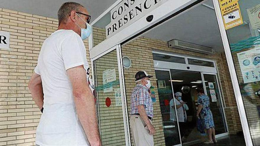 Entrada al centro de salud de Universitas, uno de los que registra más nuevos casos.